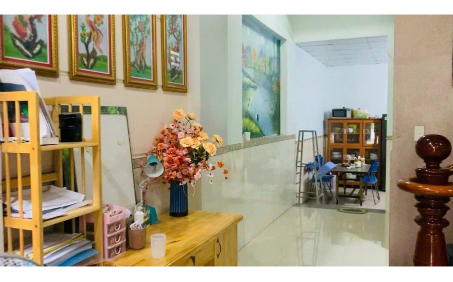 Bán nhà lầu đẹp P. Tân Phong, đường oto, sân oto chỉ 3,3 tỷ