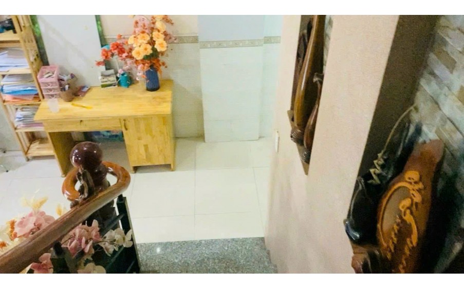 Bán nhà lầu đẹp P. Tân Phong, đường oto, sân oto chỉ 3,3 tỷ