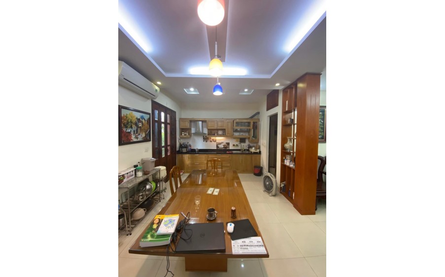 CC cần bán LK, KĐT Phùng Khoang DT 92m x 4T, MT 7,6m . Giá 14,8 Tỷ. Lh: 0964769634