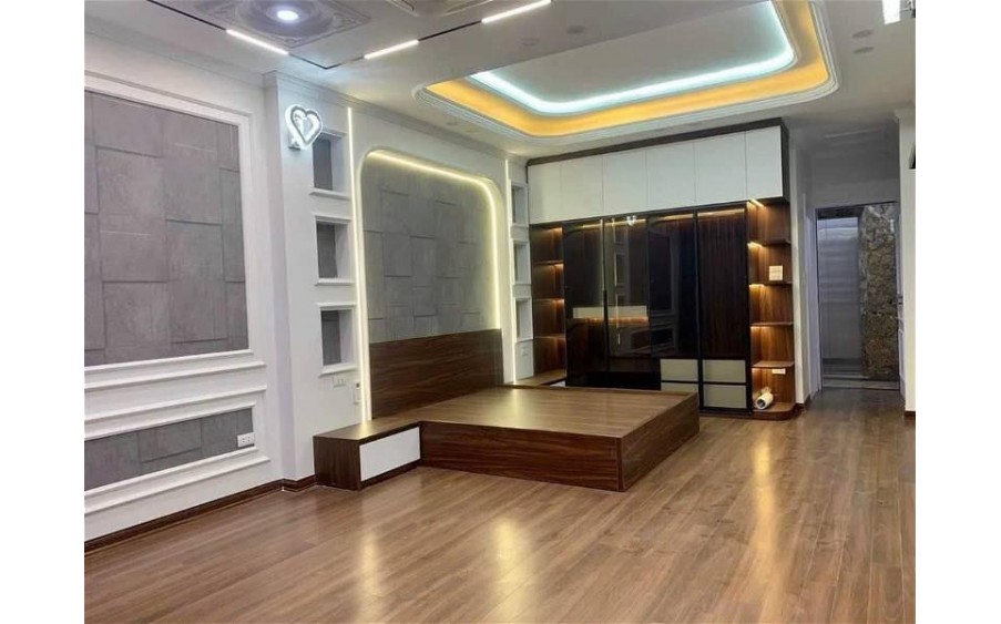 Đàm Quang Trung 45m,5 tầng,mt 4,6m, nhỉnh 5tỷ,Ngõ rộng Lô góc,ôtô đỗ cửa,gara