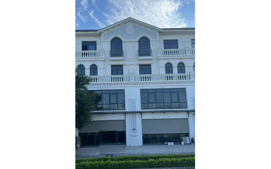 Shophouse sổ lâu dài xây 98m2/sàn, mặt đường 30m đối điện chung cư giá 2x tỷ Vin Gia Lâm (0985941715)