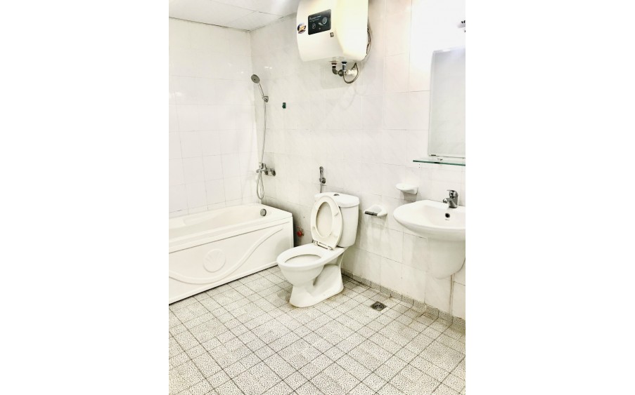 Bán gấp căn hộ 4n3vs 141m2 tòa CT4 Sudico Mỹ Đình NTCB giá cực rẻ chỉ 5,980 tỉ, nhà có ban công vòm