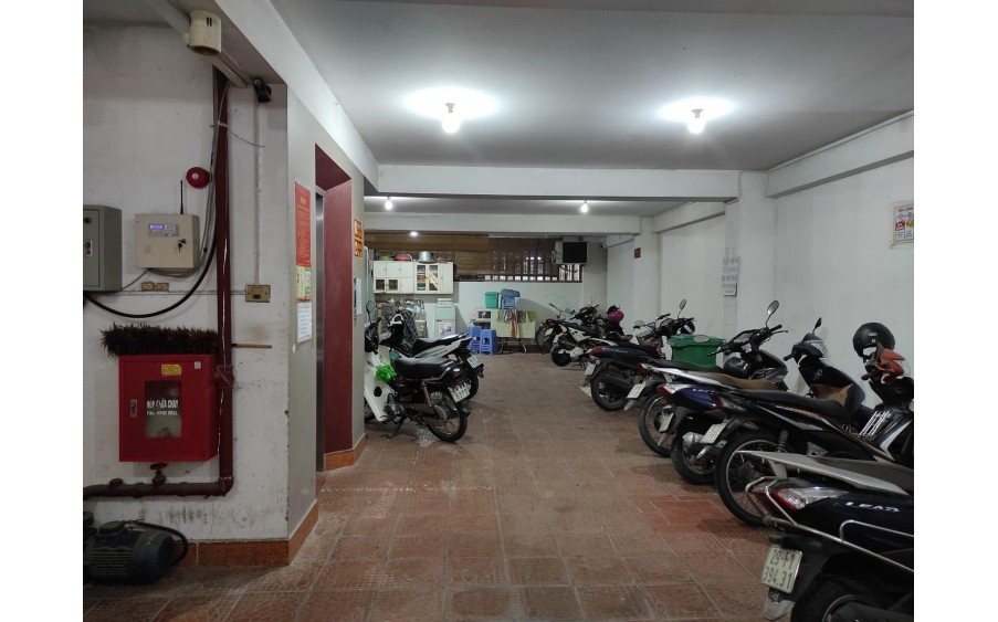 Toà nhà văn phòng Ngọc Lâm, 150m x 9 tầng, mặt tiền 7.5m, vỉa hè, ôtô tránh, dòng tiền ổn định 120tr/tháng