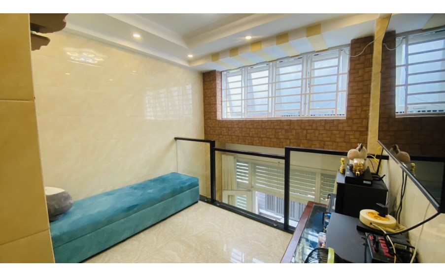 Nhà 4 tầng hẻm thông, cách mặt tiền Đặng Văn Ngữ 20m, Phường 14,Phú Nhuận