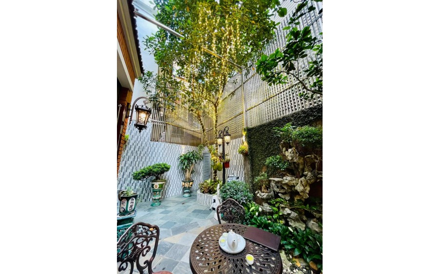 Tuyệt Phẩm, Liền kề Quận Hai Bà Trưng, Phố Trương Định, 95m x 5T. Giá 28 tỷ