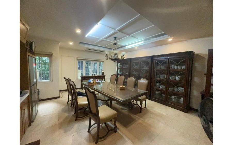 Siêu Đẹp, Liền Kề Quận Hai BÀ Trưng, Phố Trương Định, 95m x 5T. Giá 28 tỷ