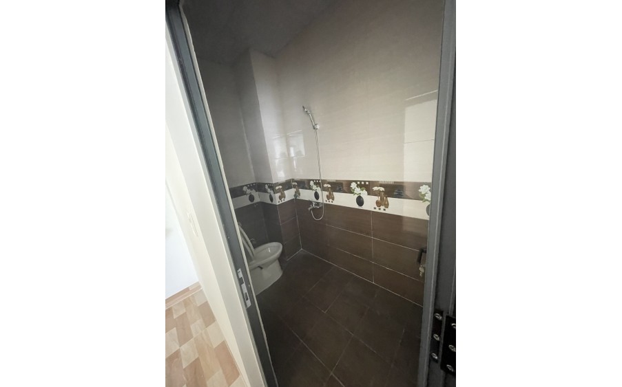 CẦN BÁN NHÀ ĐƯỜNG TÔN ĐỨC THẮNG - LIÊN CHIỂU - NHÀ MỚI - VỊ TRÍ ĐẸP - FULL NỘI THẤT - Ở NGAY - LÔ GÓC - Ô TÔ QUAY ĐẦU.