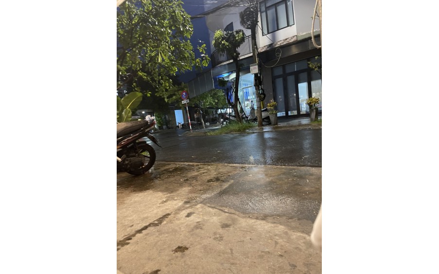 CẦN BÁN ĐẤT ĐƯỜNG NAM TRÂN - LIÊN CHIỂU - LÔ MẶT TIỀN DUY NHẤT TUYẾN ĐƯỜNG 33M LỀ 5M