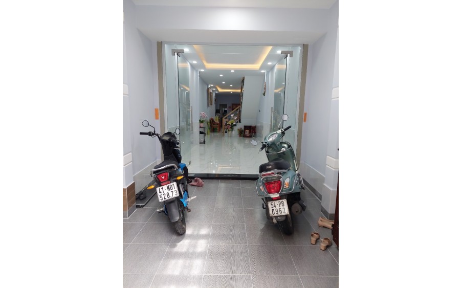 Bán nhà hẻm xe hơi 10m-  3 mặt tiền hẻm Nguyễn Thiện Thuật - quận 3 giá chỉ 9,2 – dt 45m2