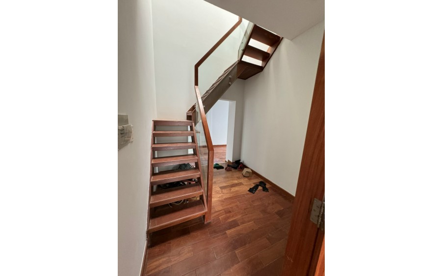 Bán nhà hẻm xe hơi 10m-  3 mặt tiền hẻm Nguyễn Thiện Thuật - quận 3 giá chỉ 9,2 – dt 45m2
