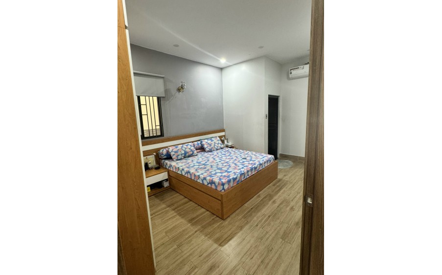 Bán nhà ngang 5,3 m - căn góc 3 mặt tiền hẻm xe hơi đường Vĩnh Viễn  quận 10  giá 14 tỷ - DT 70 m2