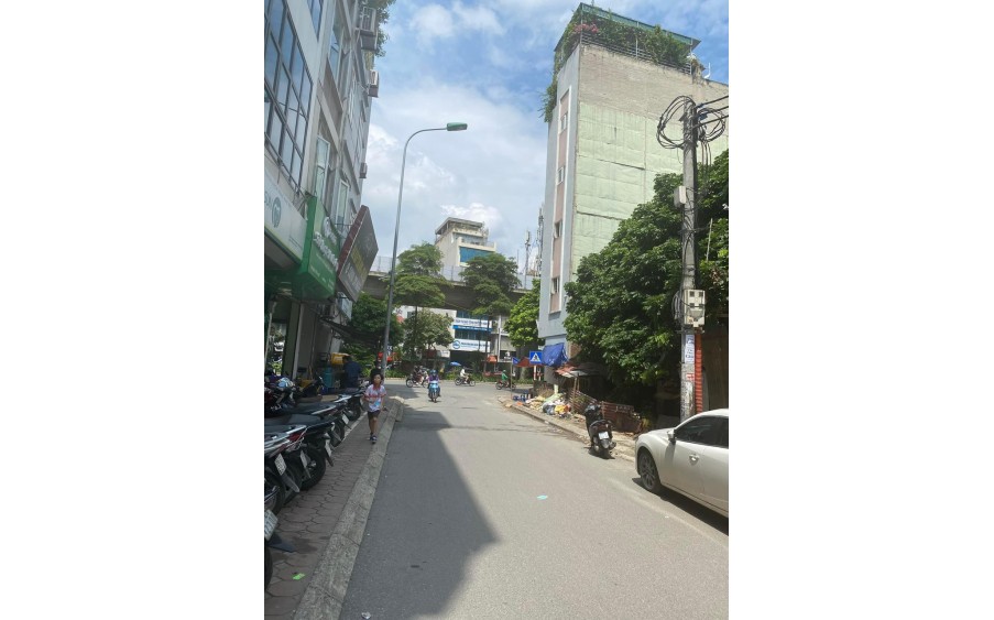 Mặt phố Nguyễn Văn Tuyết 85m x 5t, mt 6m giá 46 tỷ.