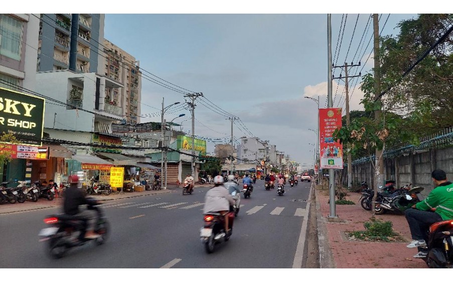 LÊ VĂN CHÍ. CÁCH ĐHSPKT 200M. ĐẤT. DT 209M. NGANG 7.M. XÂY CHDV. TÒA NHÀ VĂN PHÒNG. K SẠN. TUYỆT VỜI. GIÁ 32 TỶ. TL MẠNH.