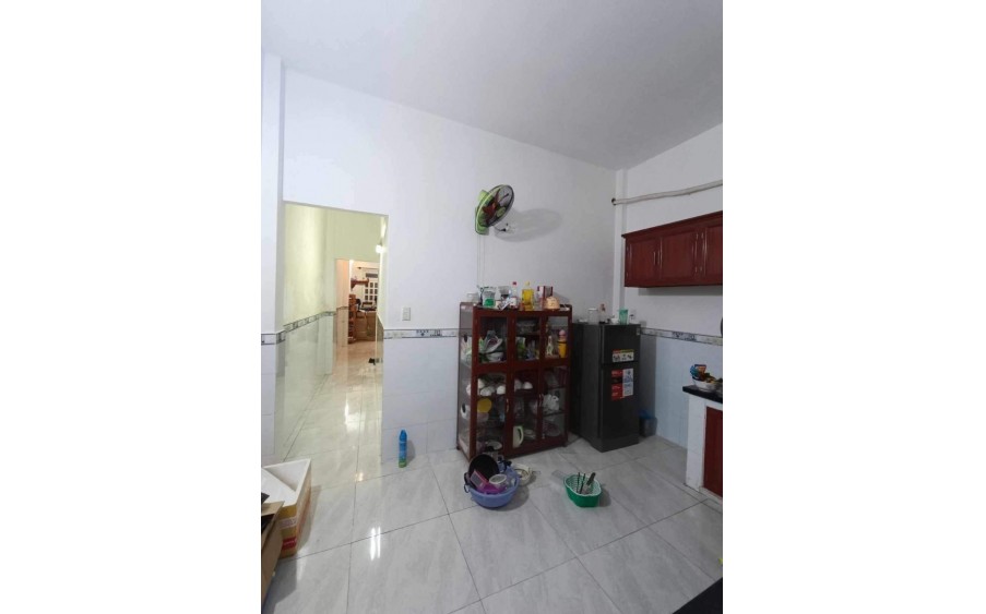 Bán nhà Quận Tân Bình, đường Phạm Văn Bạch, gần chợ, 70m2,4*17m, 7.1 tỷ.