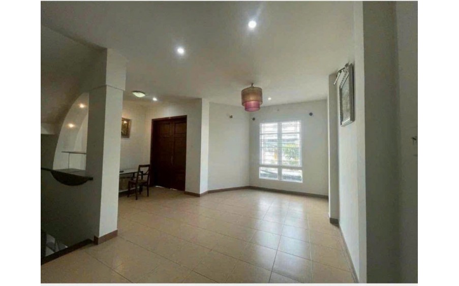 Nhà Mặt Tiền Thuận tiện kinh doanh , ở và cho thuê