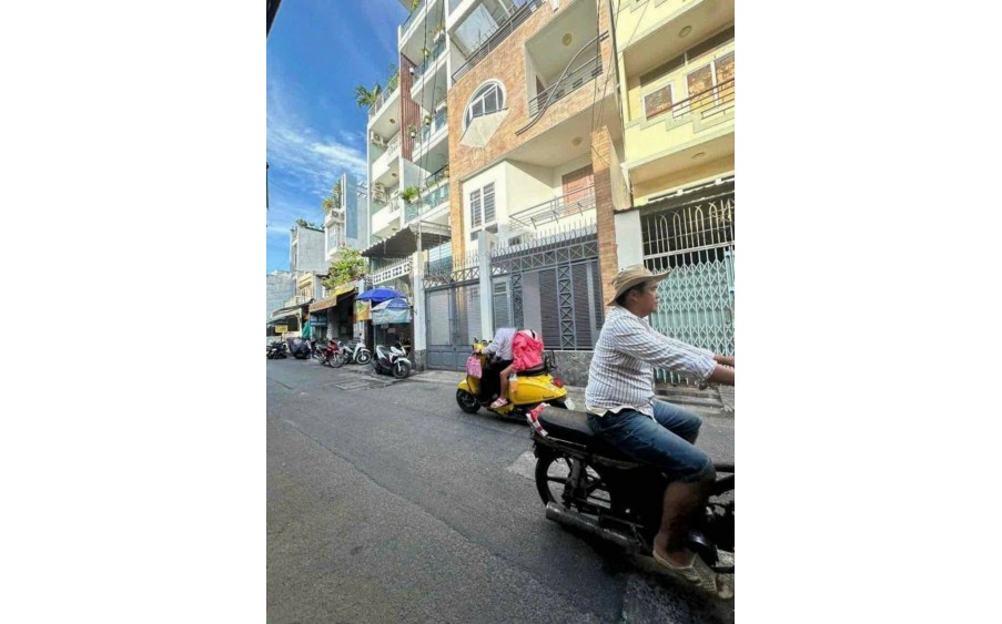 Nhà Mặt Tiền Thuận tiện kinh doanh , ở và cho thuê