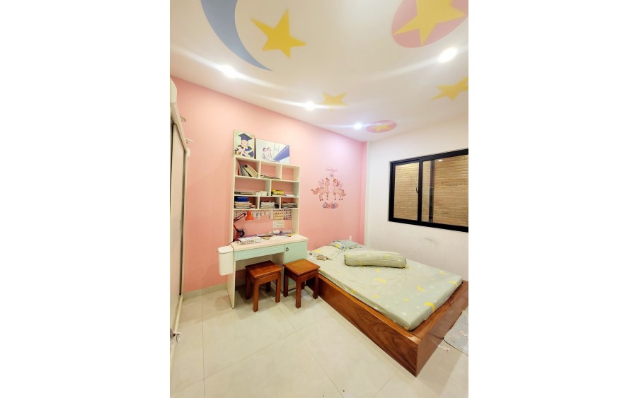 BÁN NHÀ ĐƯỜNG SỐ 11, PHƯỜNG TRƯỜNG THỌ, 4 TẦNG KIÊN CỐ, 4PN, CÓ SÂN ĐẬU OTO