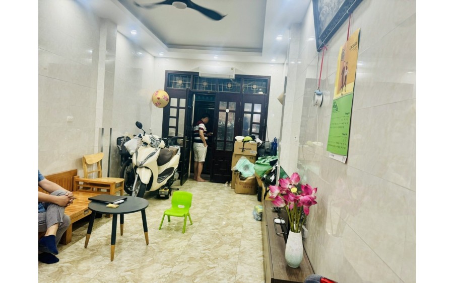 BÁN NHÀ GỐC ĐỀ, GẦN PHỐ, OTO, DÂN XÂY 43M2 GIÁ 5.9 TỶ