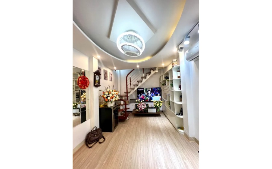 Cực hiếm!!! nhà phố cổ Hòa Mã 30m chỉ 6.9 tỷ. Chỉ việc xách vali đến ở.