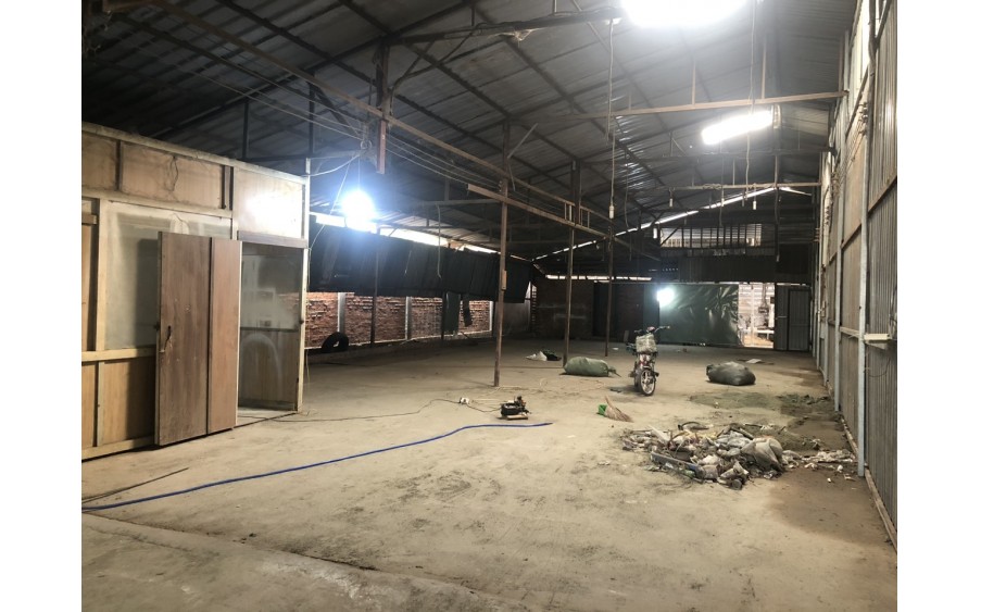 Xưởng 500m2 đường xe 10 tấn, có văn phòng, mộc, cơ khí, hóa chất..giáp sông Sài Gòn