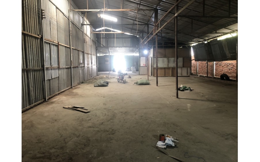 Xưởng 500m2 đường xe 10 tấn, có văn phòng, mộc, cơ khí, hóa chất..giáp sông Sài Gòn
