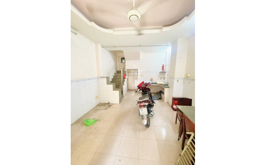 BÀ HẠT P8 QUẬN 10 - 4 TẦNG BTCT 3PN LỚN - NGang 4 dài 6 - NHỈNH 4 TỶ