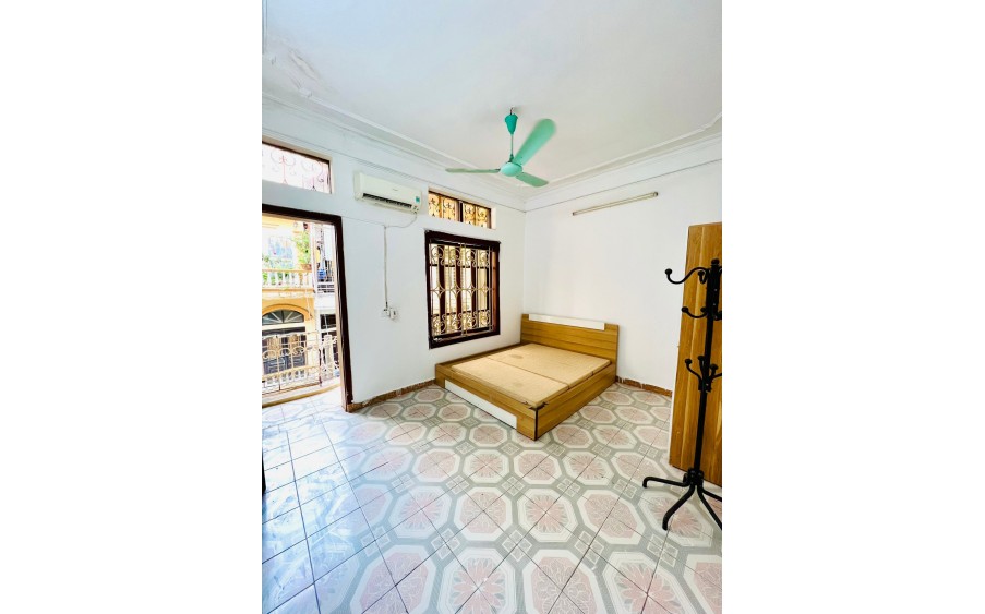 CHO THUÊ PHÒNG Ô TÔ ĐỖ CỬA, BAN CÔNG RỘNG THOÁNG, ĐỦ ĐỒ TẠI NGÕ 164 VƯƠNG THỪA VŨ, NGÃ TƯ SỞ