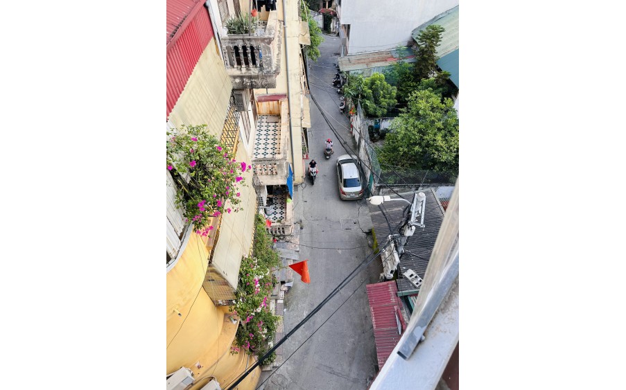 Bán nhà Tân Mai Hoàng Mai 28m 5 tầng 3 ngủ ngõ thông ô tô kinh doanh chỉ 4 tỷ lh 0817606560