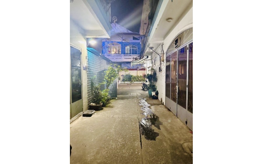 TRUNG TÂM TÂN PHÚ - PHƯỜNG VIP TÂN SƠN NHÌ - HẺM XE HƠI NGỦ NHÀ - 32M 2 TẦNG 3.X TỶ TL