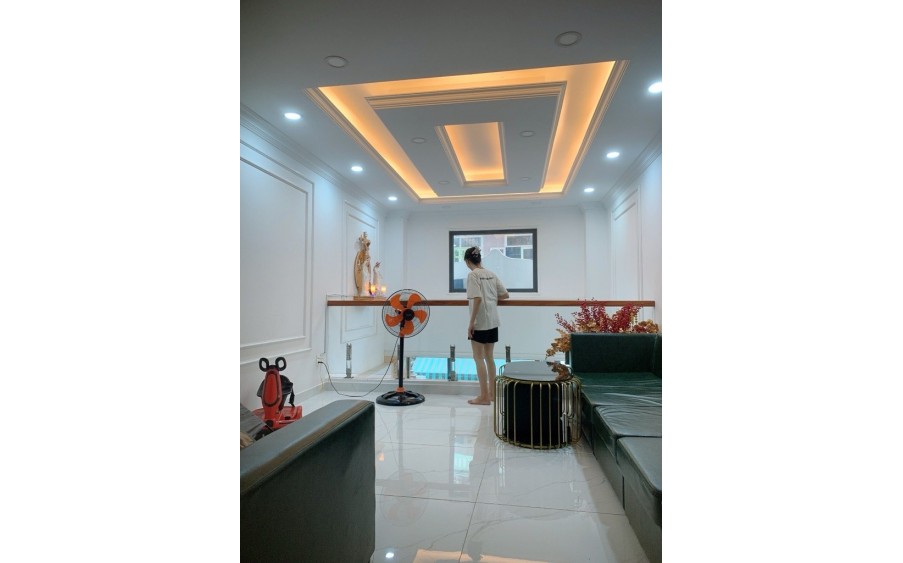 Cần tiền bán gấp nhà MTĐ  3 tháng 2, P. 11, Q. 10. DT = 115m. Giá chỉ: 42 tỷ