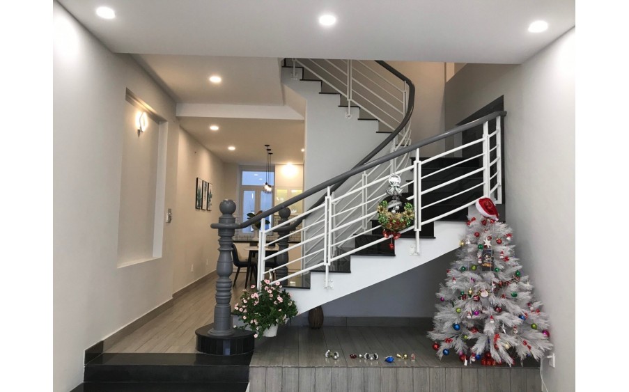 NHÀ HIẾM KHÓ TÌM ĐƯỜNG DÂN CHỦ PHƯỜNG BÌNH THỌ, 3 TẦNG MỚI