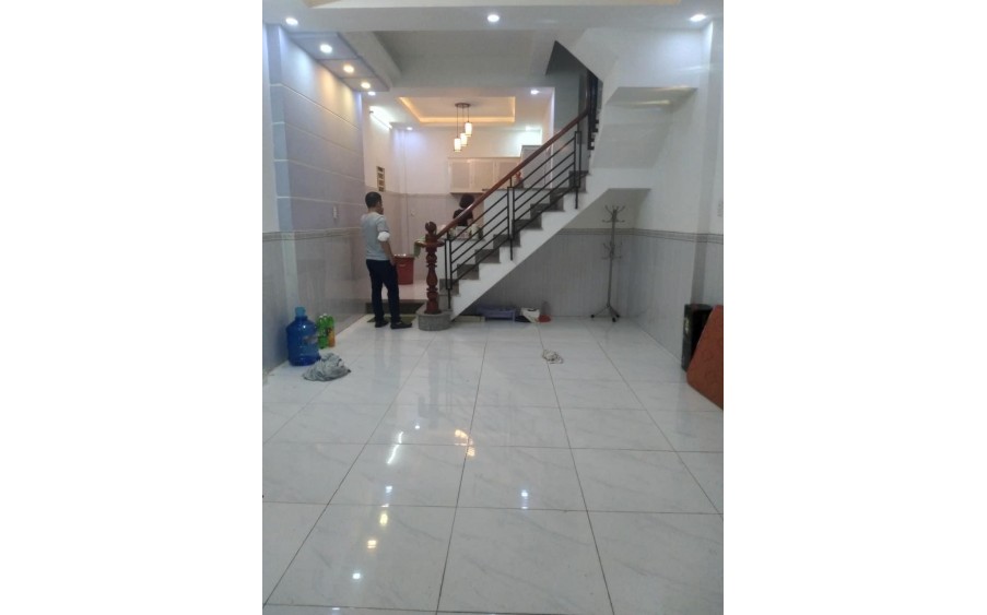 Bán nhà Tân bình, mặt tiền chợ Võ Thành Trang, thuận tiện buôn bán đi lại, ngang 6.2m. giá 9.3 tỷ