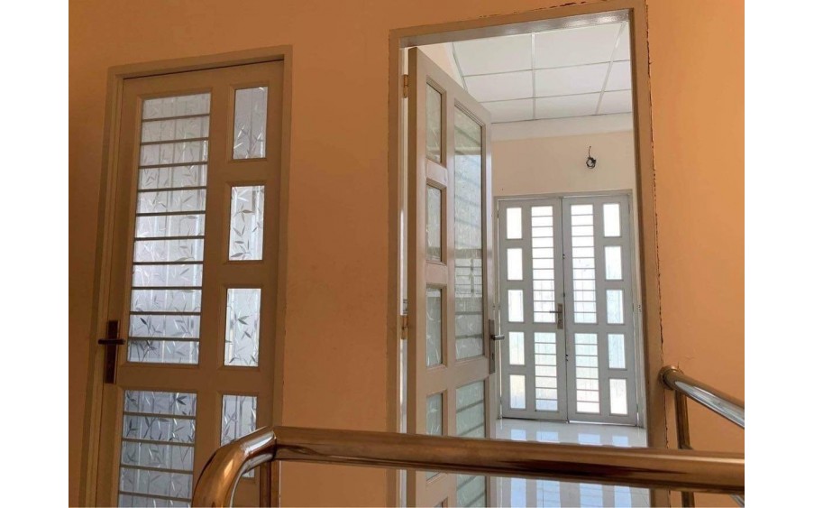 Bán nhà Tân bình, mặt tiền chợ Võ Thành Trang, thuận tiện buôn bán đi lại, ngang 6.2m. giá 9.3 tỷ