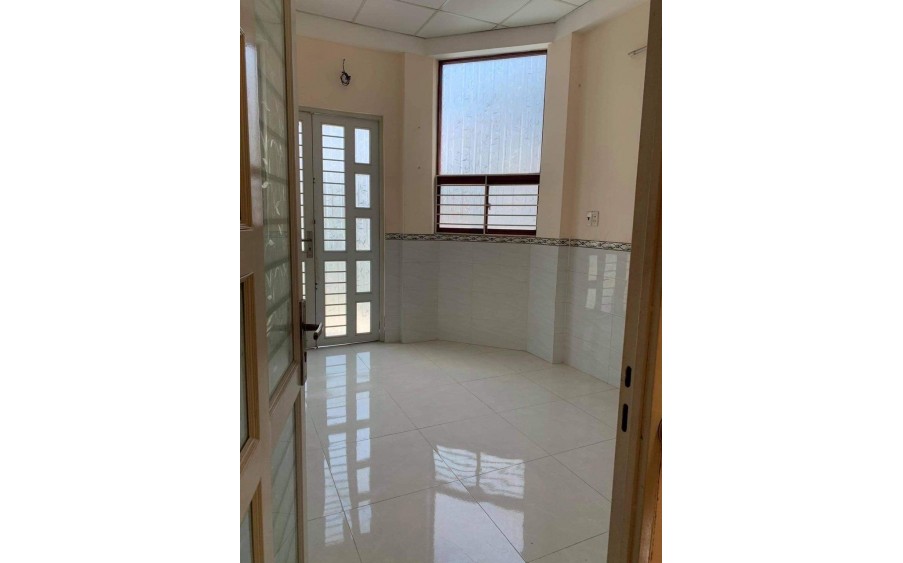 Bán nhà Tân bình, mặt tiền chợ Võ Thành Trang, thuận tiện buôn bán đi lại, ngang 6.2m. giá 9.3 tỷ