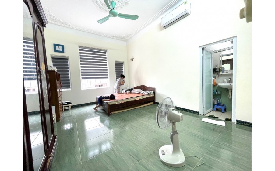 bán nhà Ngọc Thuỵ 100m x 5 tầng, mặt tiền 5m, gara ôtô, ô chờ thang máy,8.5 tỷ