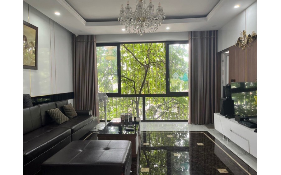 nhà đẹp Cổ Linh, 100m x 4 tầng, MT 6.8m, gara ôtô, thoáng trước sau, ô chờ thang máy