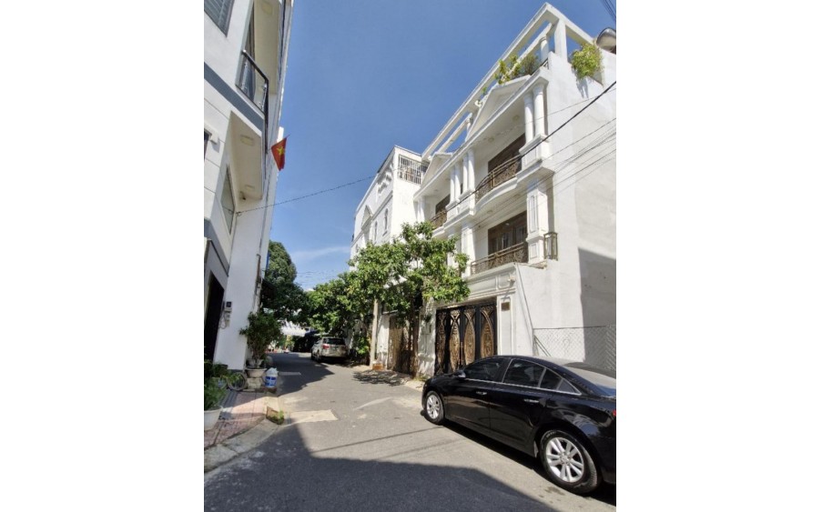 NHÀ LINH TRUNG. KẾ ĐH NGÂN HÀNG. KHU VIP NHẤT HOÀNG DIỆU 2. HƠN 7.3 TỶ.