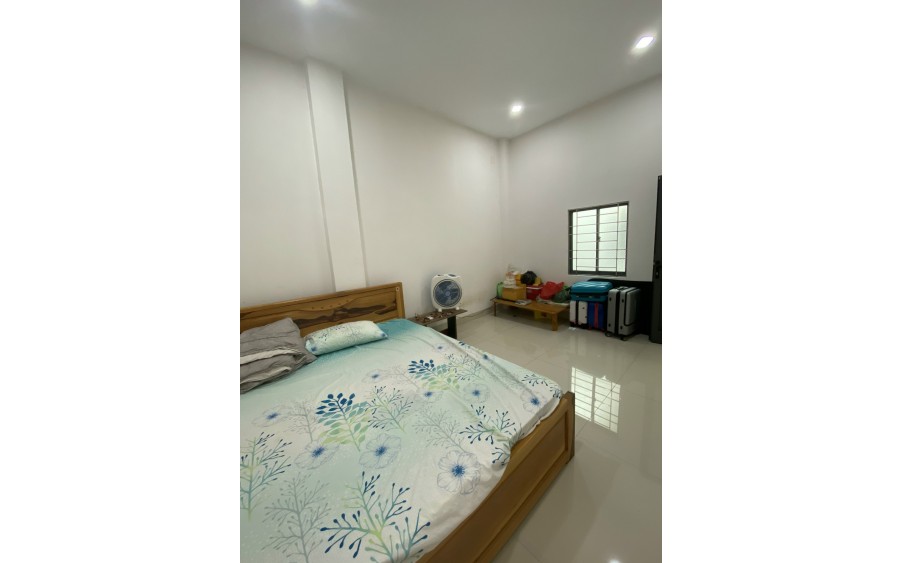 ♣ Nhà sát MT CMT8 Ông Ích Đường, 98m2, 2 tầng ở ngay, hơn 3 tỷ