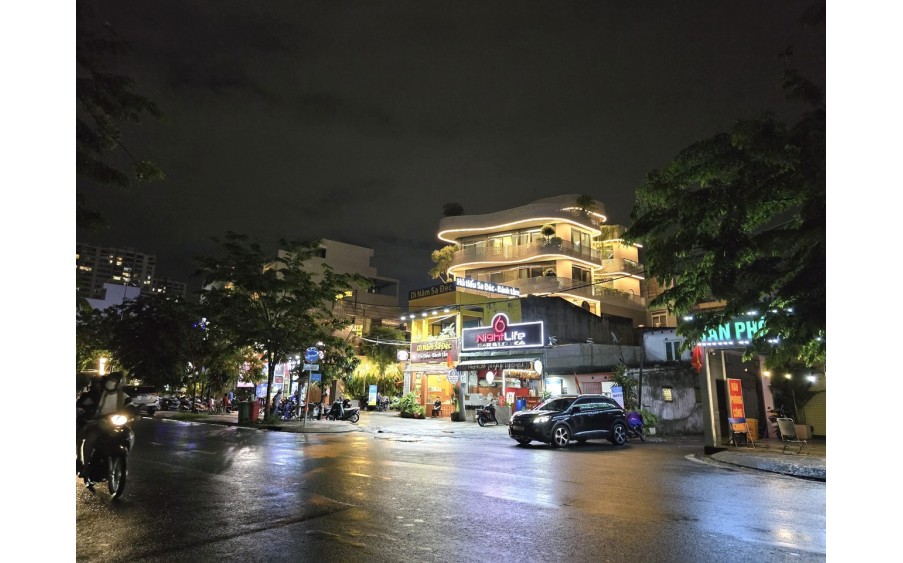 TIN NónG HỔI, NHÀ MỚI VỀ, THẢO Điền Q2, Dt 110m2, ngang 8 dài 17, Giá chỉ 9 tỷ nhỉnh