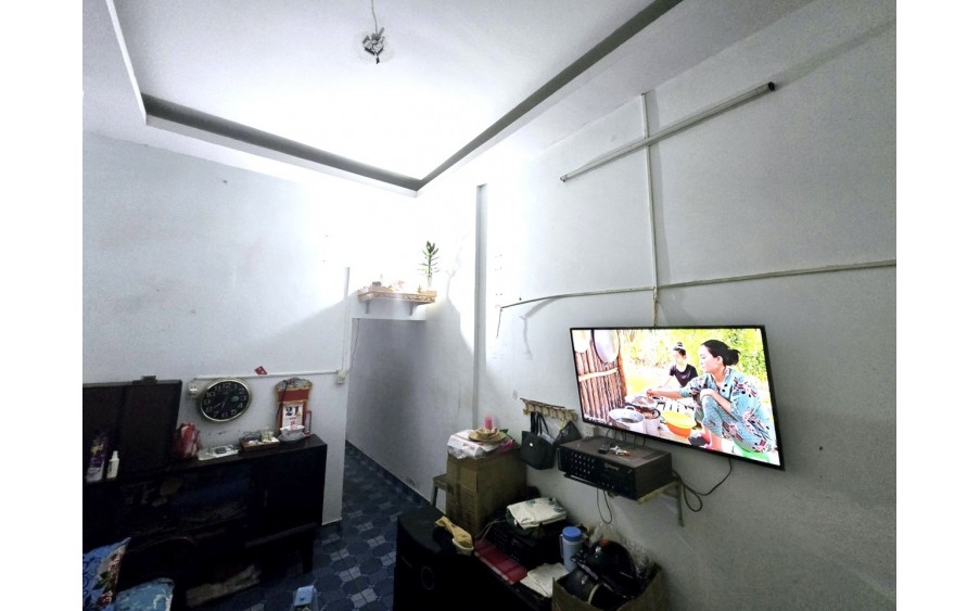 TIN NónG HỔI, Khu Nhà giàu, THẢO Điền Q2, Dt 112m2, ngang 8 dài 17, chỉ 9 tỷ Hơn.