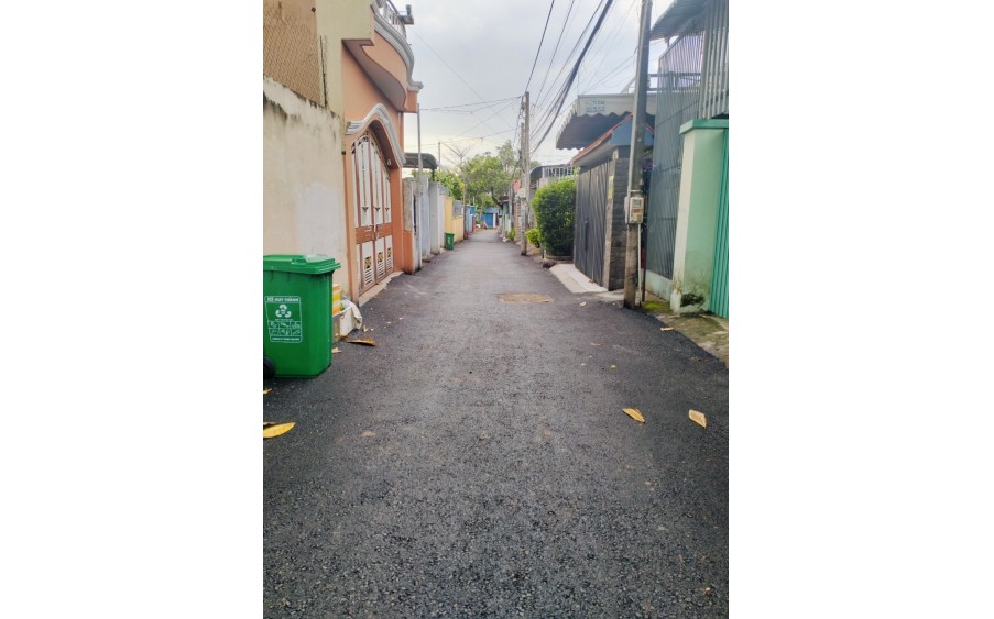 Bán nhà gấp phường Bửu Hòa . Tp Biên Hòa, Cách cầu vượt hóa an 400m . Ra TP Thủ Đức gần 2km.