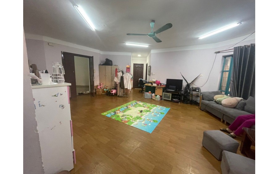 Bán gấp căn hộ 4n3vs 141m2 tòa CT4 Sudico Mỹ Đình NTCB giá cực rẻ chỉ 5,980 tỉ, nhà có ban công vòm