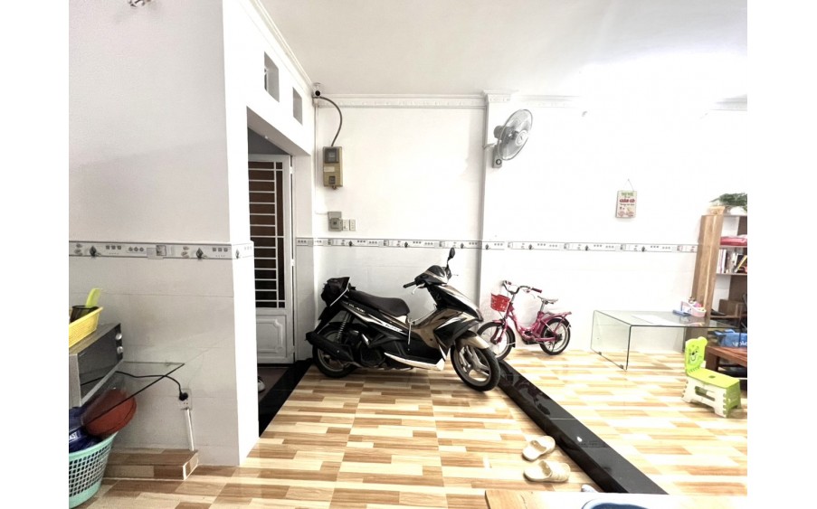 SOS NGỘP BANK, bÁn gẤp nhÀ xinh, Trường Thọ TĐ , 33m2 ( 4.5 x 8) Chỉ 2 ty nhỉnh