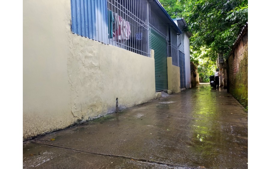 diện tích 33 m lô góc một lô duy nhất thủy hương đường ô tô chạy thông tứ tung cách chúc sơn 3 km yên nghĩa 7km