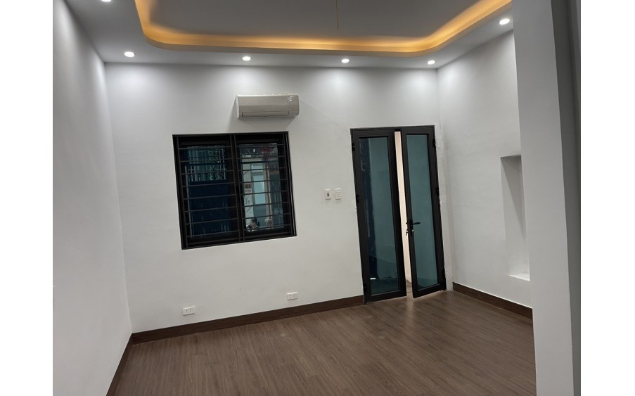 Bán nhà Triều Khúc- Thanh Trì , 50 m2, mặt tiền 4,5 m, giá 8,2  tỷ.