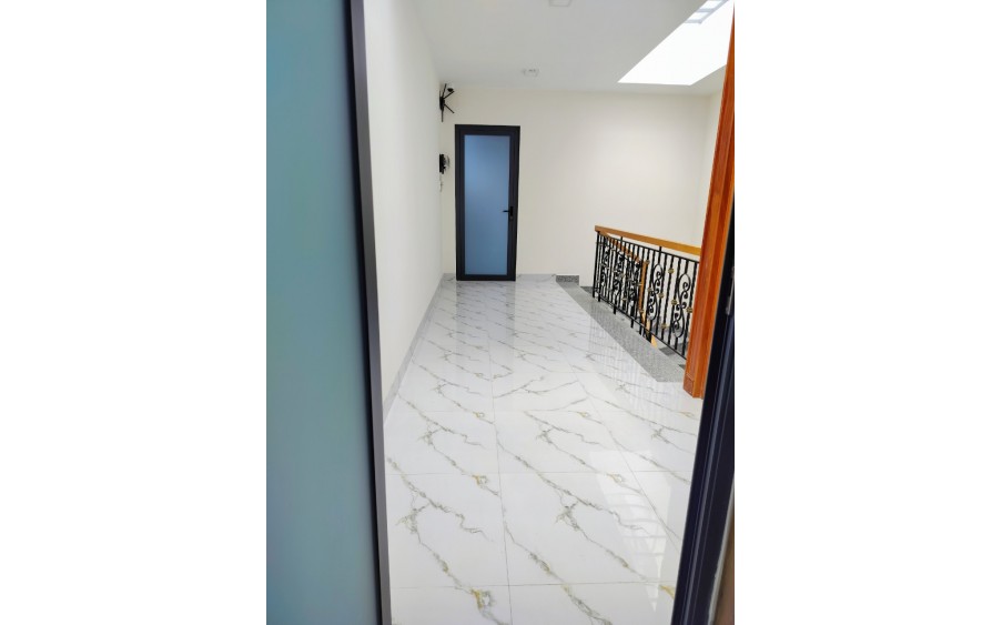 CHO THUÊ PHÒNG+NỘI THẤT MỚI 100% MẶT TIỀN ĐƯỜNG BÌNH LONG, PHƯỜNG PHÚ THẠNH