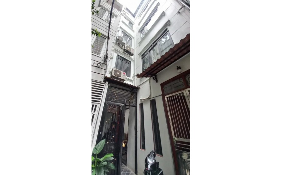 Bán nhà Ngọc thụy 41m2,5 tầng, mặt tiền 3.7m, chỉ 6 tỷ.Long Biên.