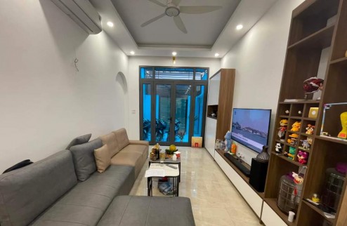 Nhà Đẹp Và Rẻ Chỉ Có Ở Đây Hoa Lâm Phố, Dt 38m2 , 4 Tầng , Giá Chỉ 4.05 tỷ