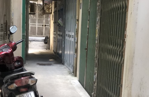 Bán nhà phố Tân Mai , 16m2 x 3 tầng , 1 tỷ 200 , 10 m ra đường ô tô tránh.