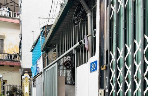 Cho thuê nhà riêng 38 m2 chính chủ tại Bắc Từ Liêm, ở độc lập, vào ở luôn, giá chỉ 3,8 tr/tháng